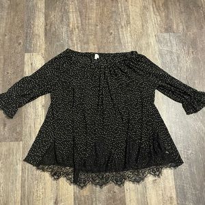 Women’s blouse size large